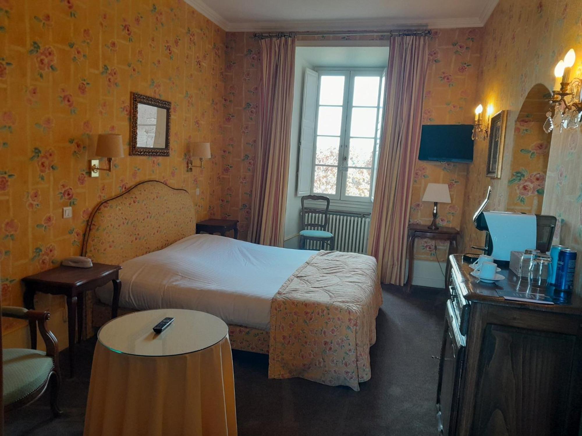 Chateau De Castel Novel Boutique Hotel Varetz Exterior photo